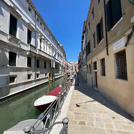 Ln Homes - San Marco Canal View * Venetië